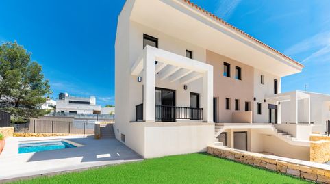 Exclusivas Viviendas Mediterráneas con Piscina Privada a Minutos de Benidorm
