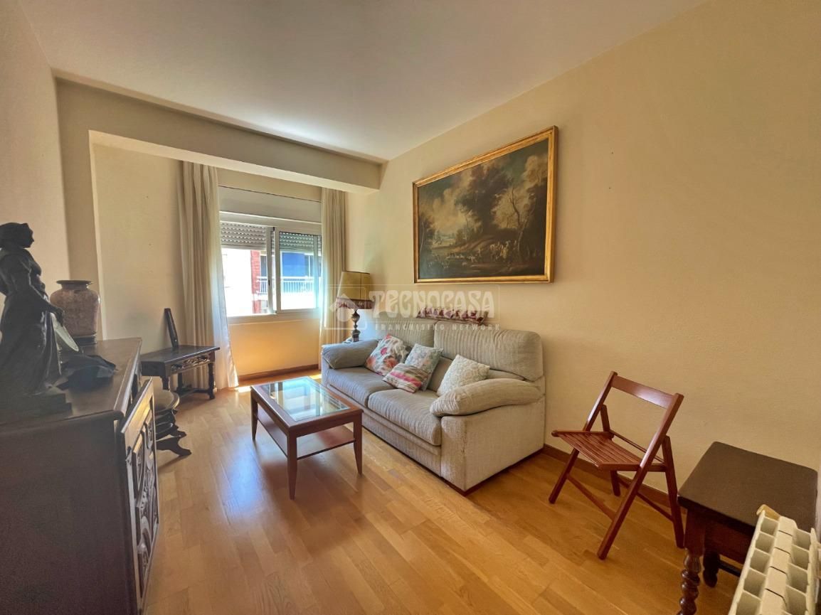 Flat for sale in El Guinardó
