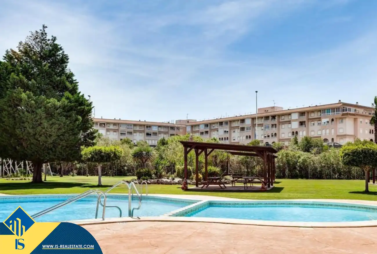 Bungalow con piscina en venta en Zona Carrefour - Urbanizaciones, imagen 24
