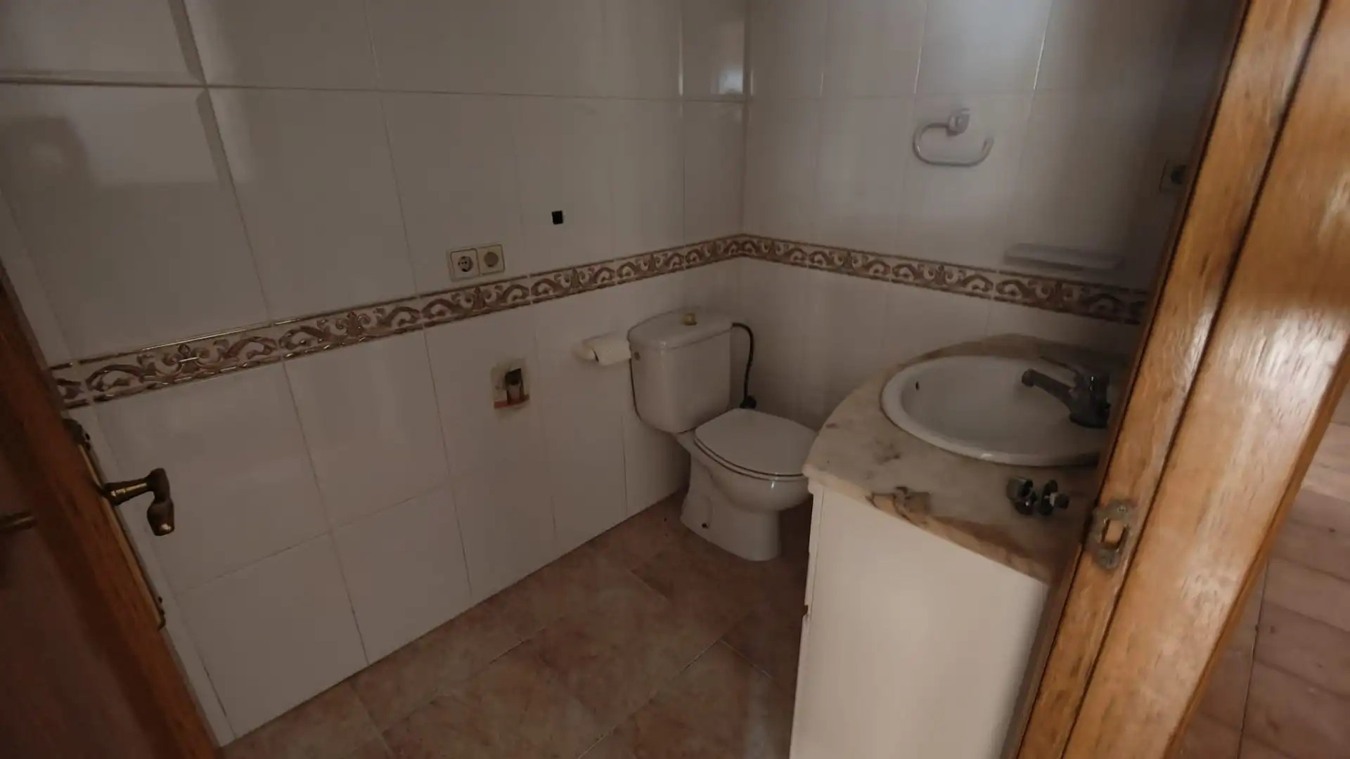 Bany de Casa adosada en venda en Vilanova i la Geltrú amb Calefacció i Jardí privat