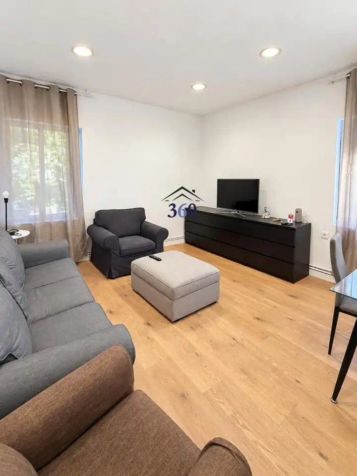 Ground floor for rent in Calle Antonio Reyes Huertas, Centro