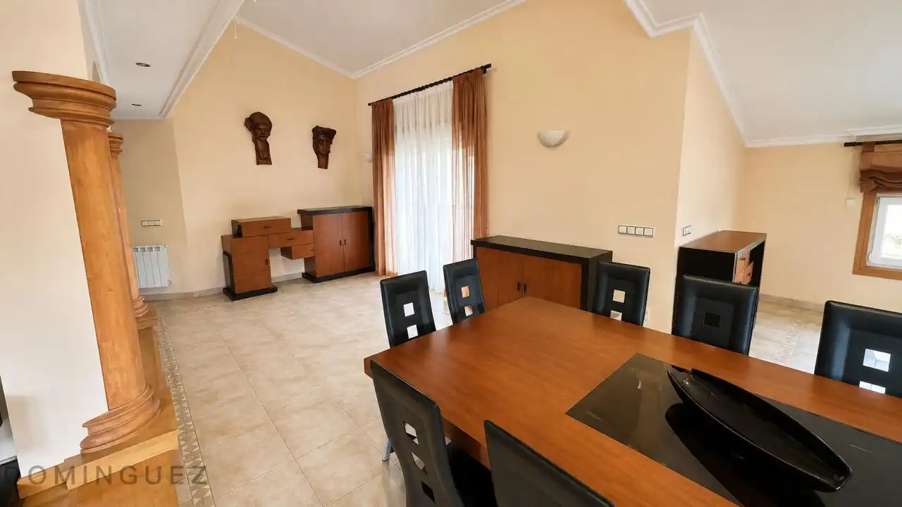 Comedor de Casa o chalet en venta en Vigo  con Calefacción, Jardín privado y Parquet