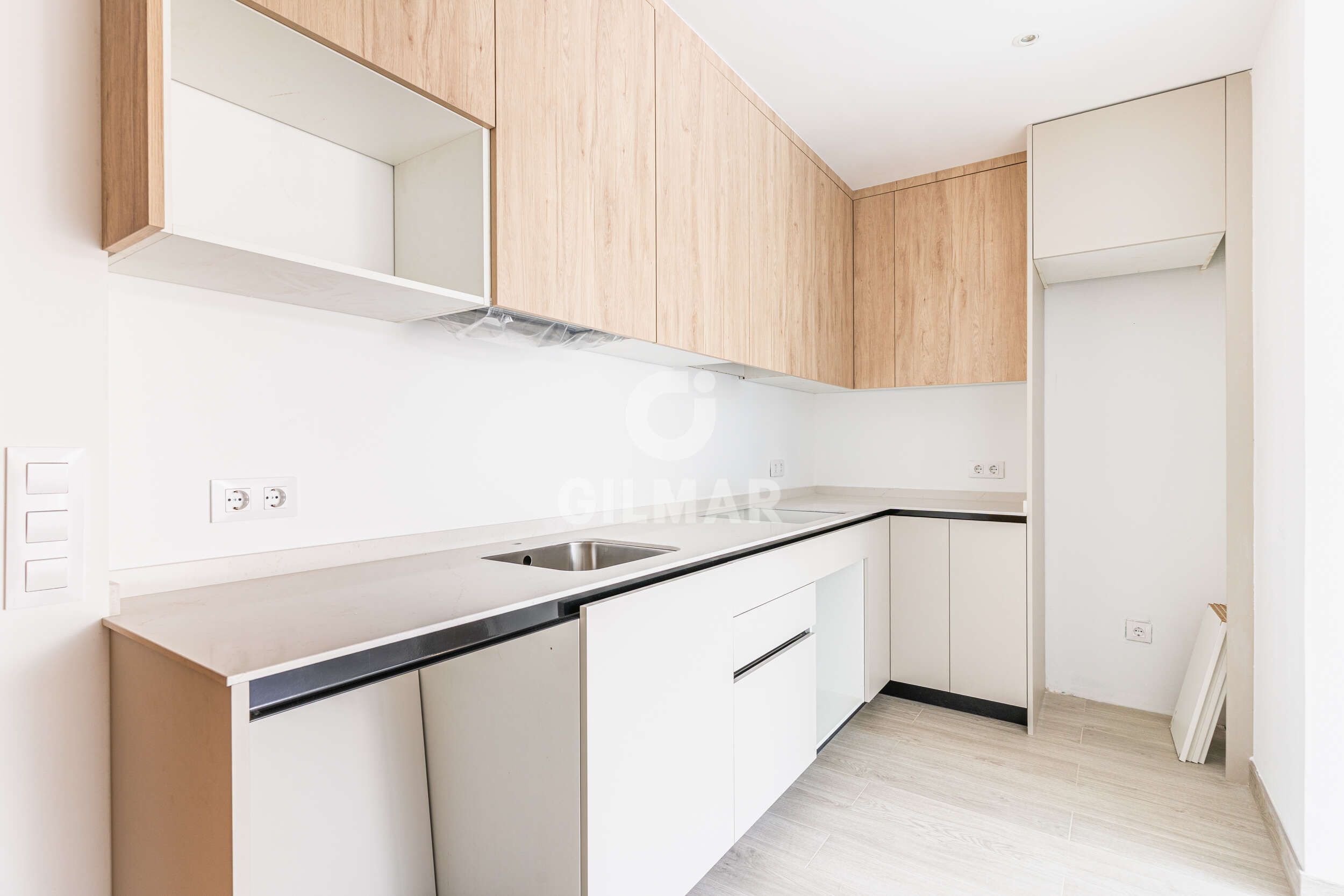 Cuina de Dúplex en venda en Alcorcón amb Calefacció, Jardí privat i Traster