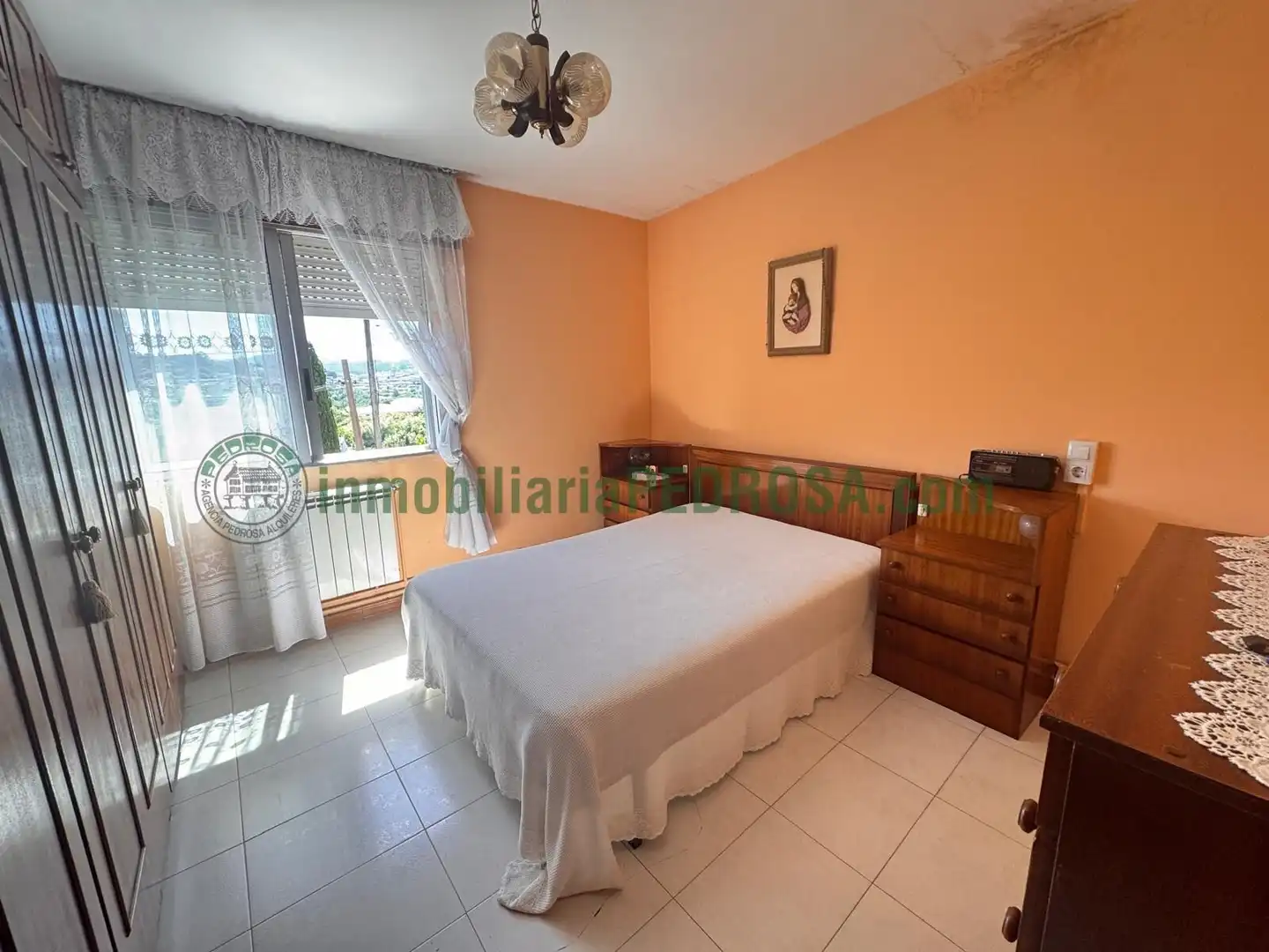 Schlafzimmer von Country house zum Verkauf in Pontevedra Capital  mit Heizung, Privatgarten und Möbliert