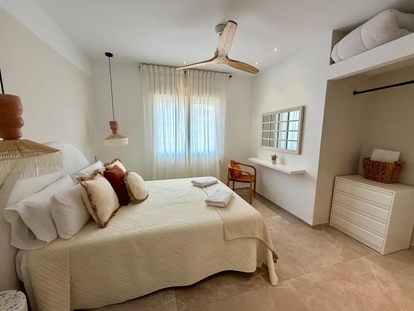 Habitación de Edificio en venta en Finestrat