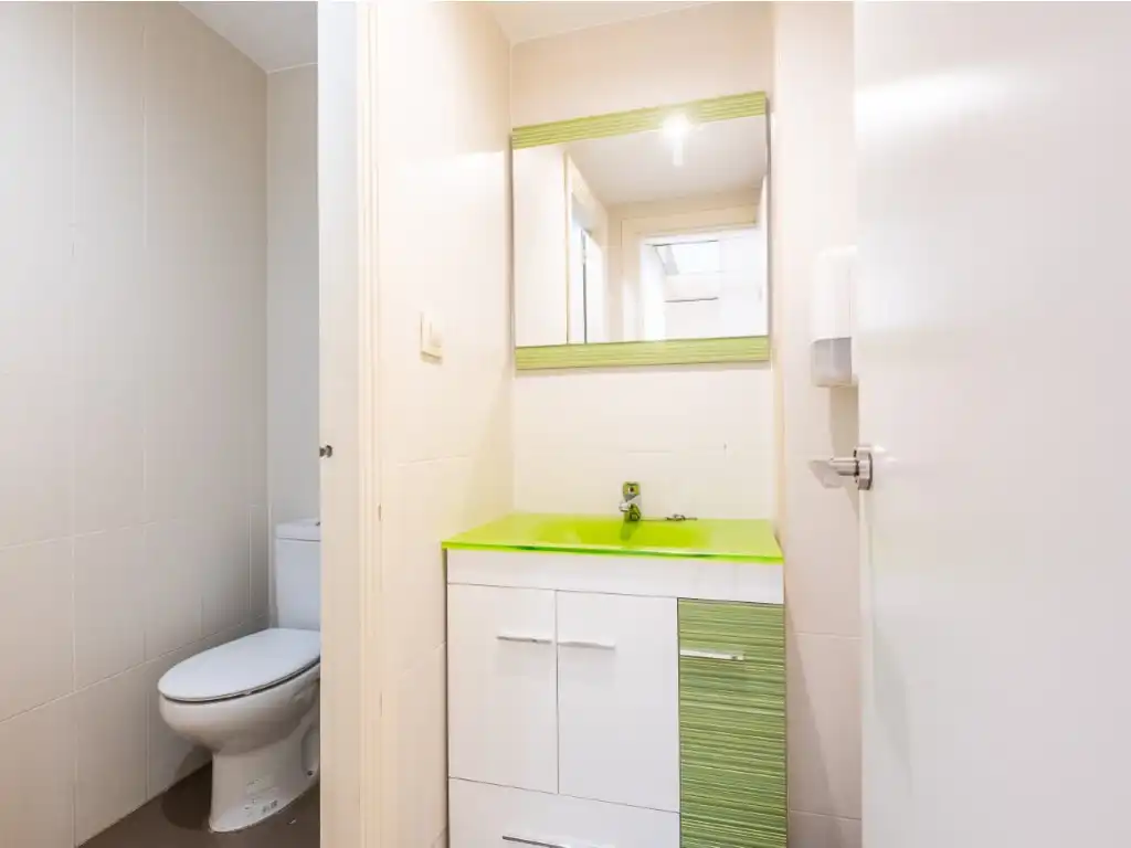 Bathroom of Office for rent in Madrid
