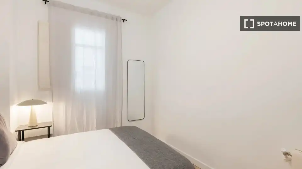 Bedroom of Flat for rent in Valencia  with Air Conditioner, Heating and Furnished