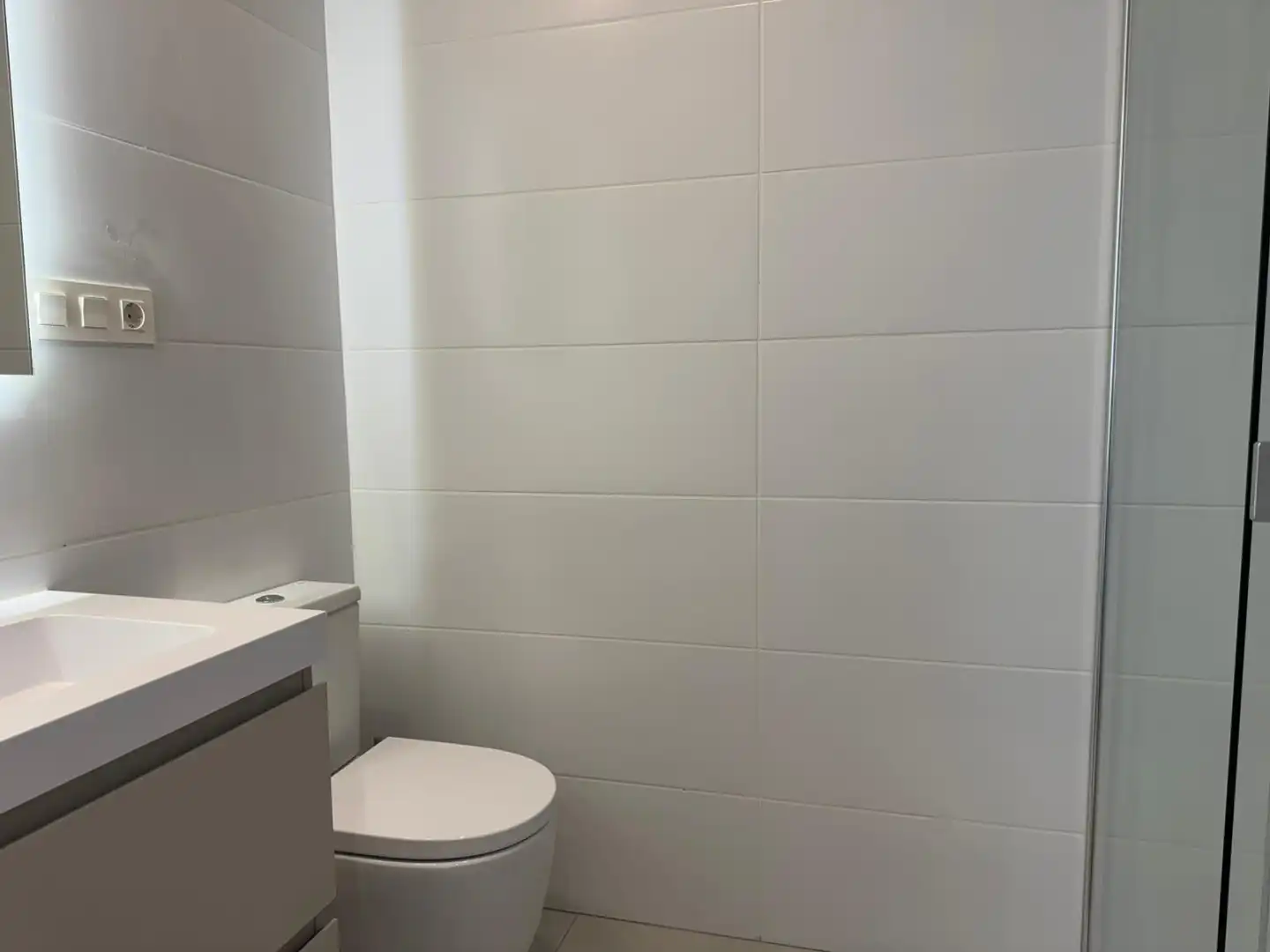Bany de Apartament en venda en Chipiona amb Aire condicionat, Terrassa i Traster