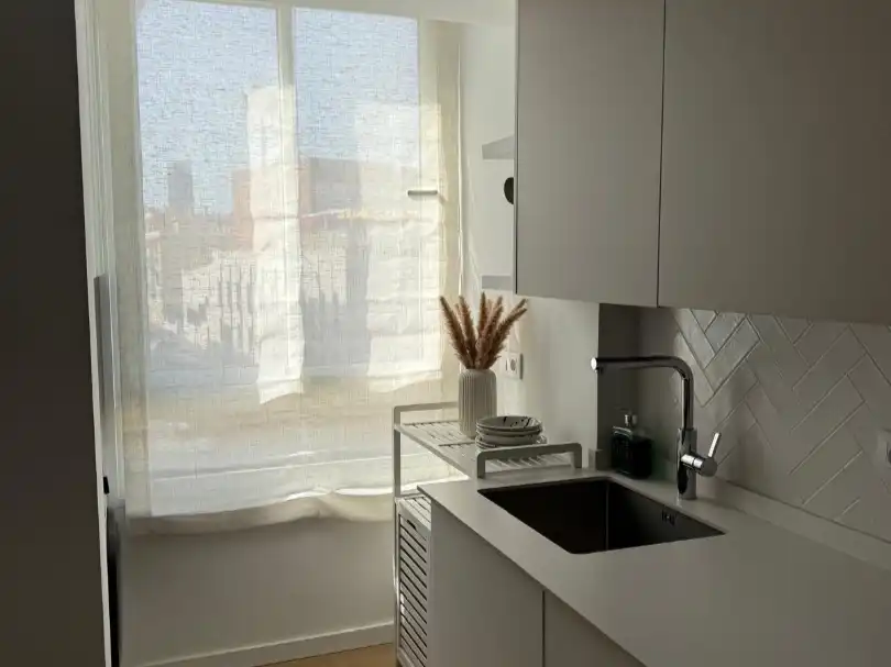 Küche von Wohnung zum Verkauf in  Sevilla Capital mit Klimaanlage und Balkon
