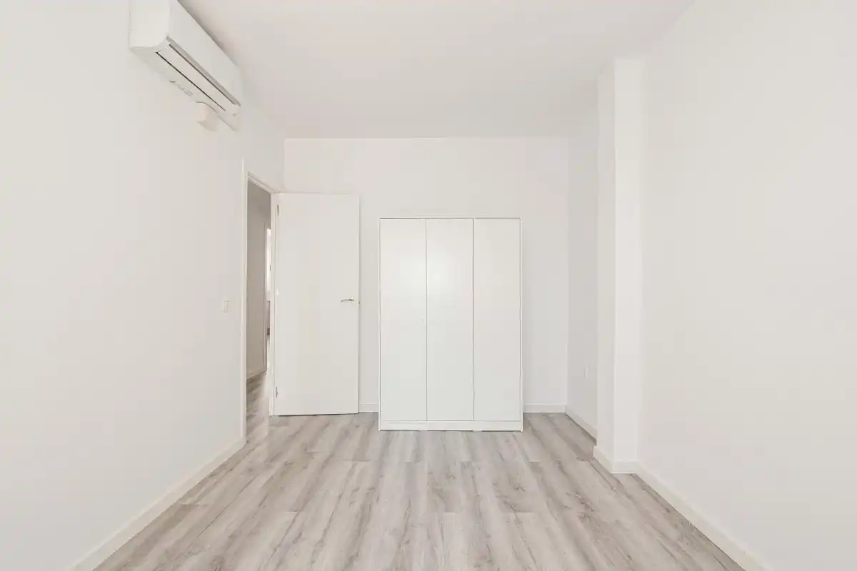Bedroom of Flat for rent in Sevilla  with Air Conditioner, Heating and Terrace