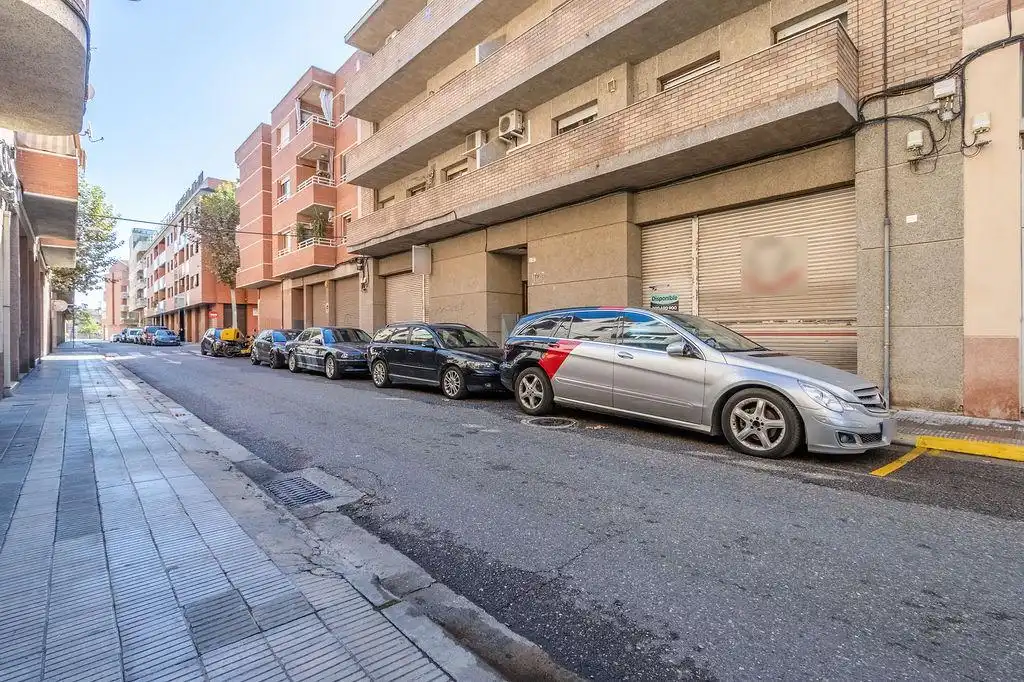 Parking de Local en venta en Lleida