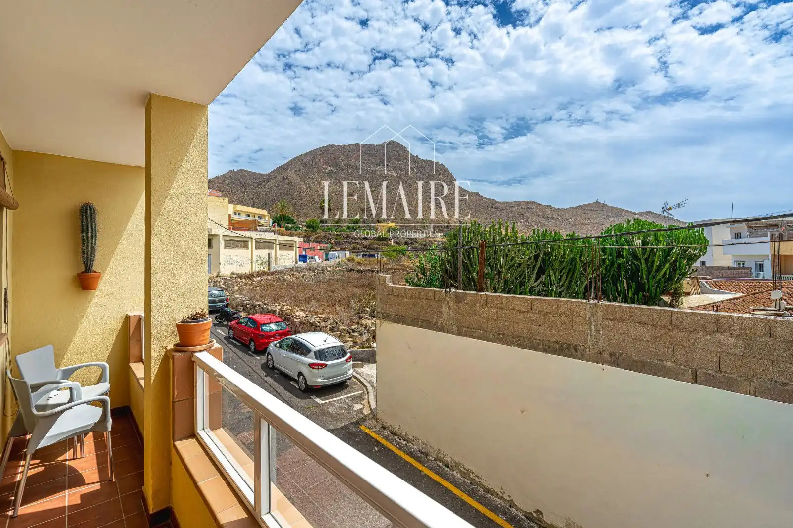 Vista exterior de Piso en venta en Arona con Terraza y Amueblado