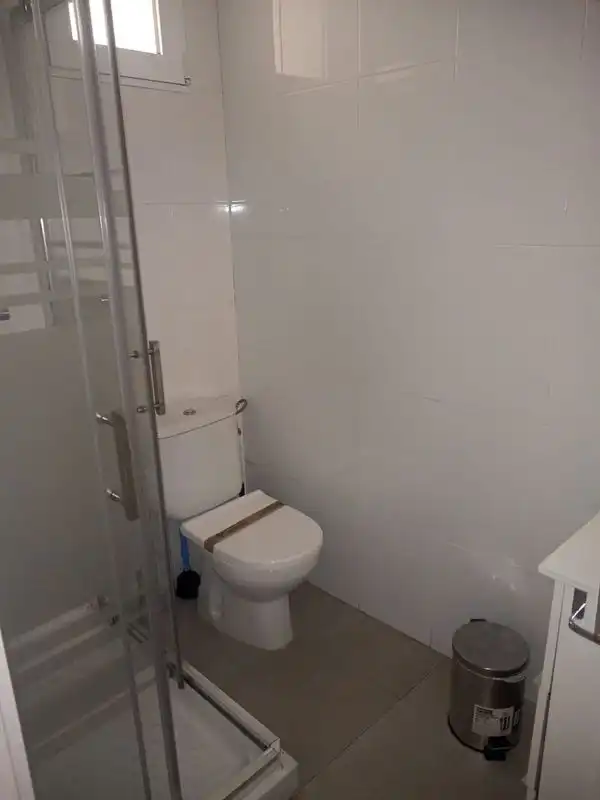 Bathroom of Flat for sale in Madrid