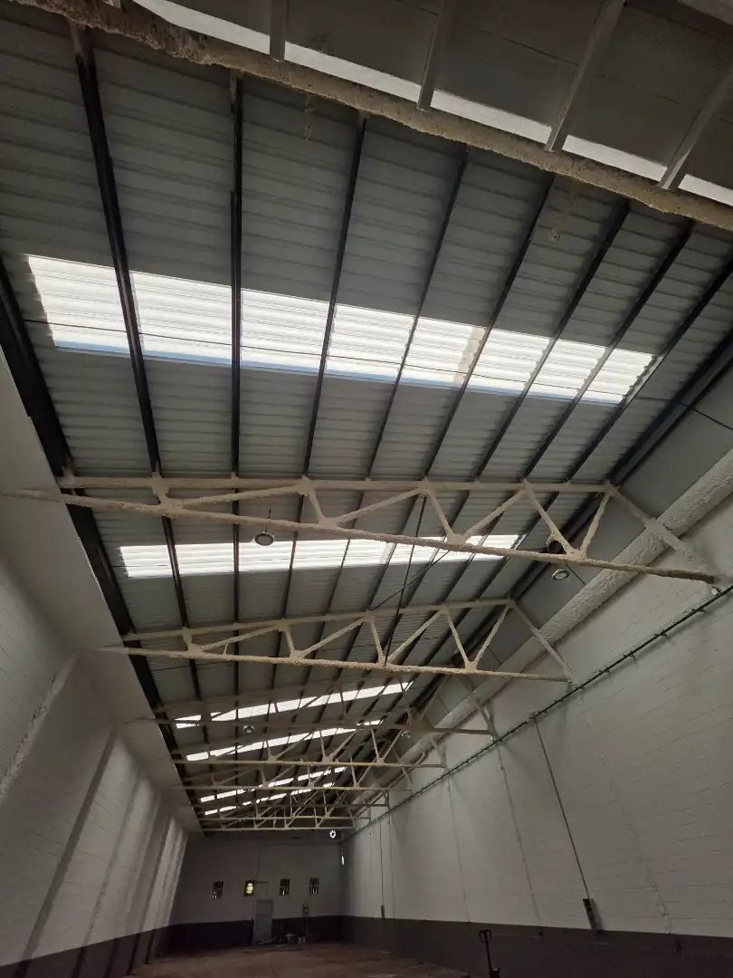 Nau industrial de lloguer a Carrer Bergadà, imagen 7