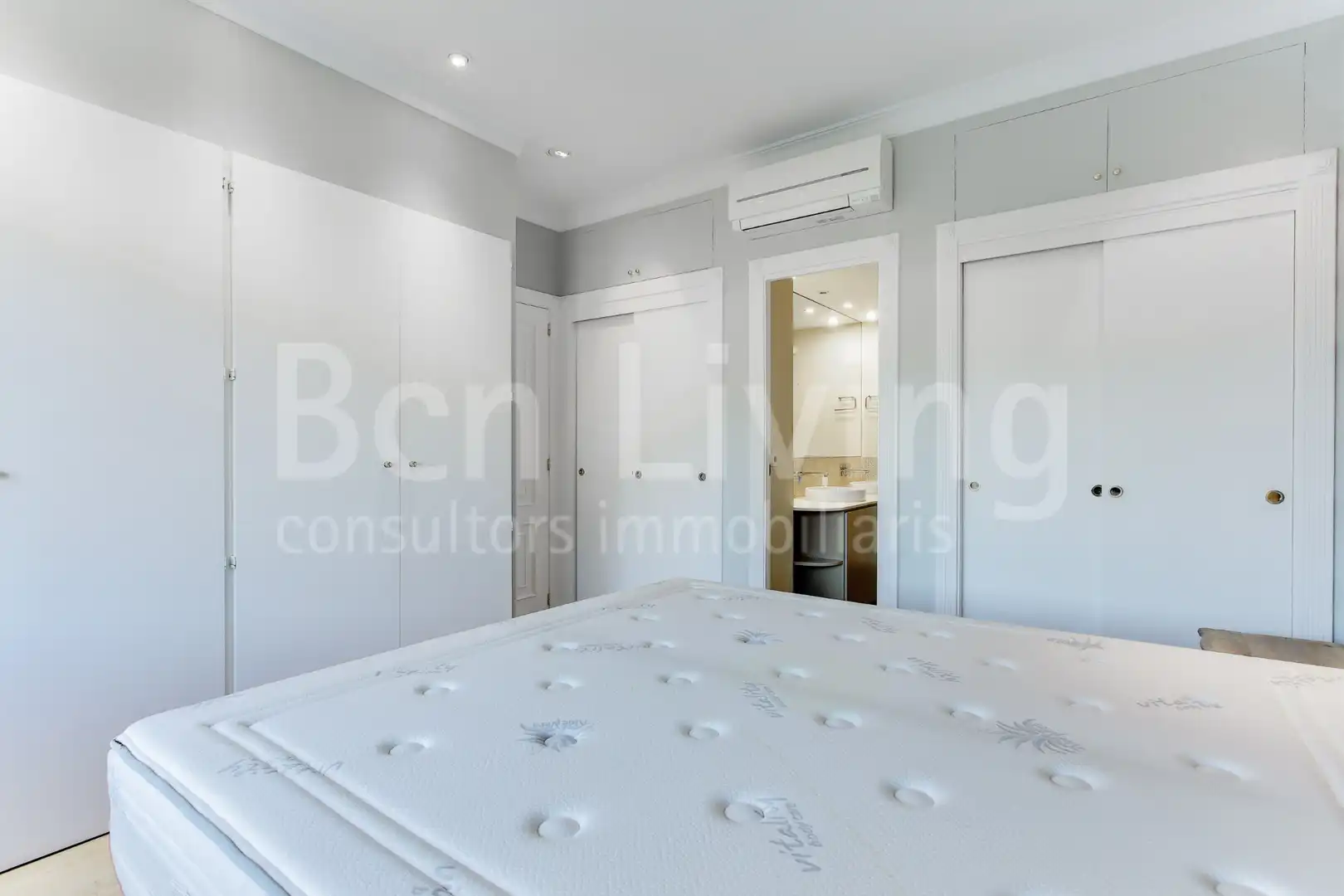Flat for rent in Carrer de Josep Irla i Bosch, 6, Barri de les Corts