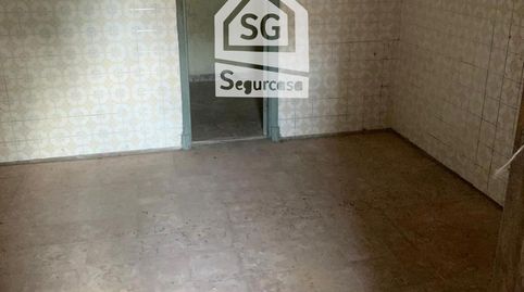 Foto 5 de Casa adosada en venta en Amoeiro, Ourense