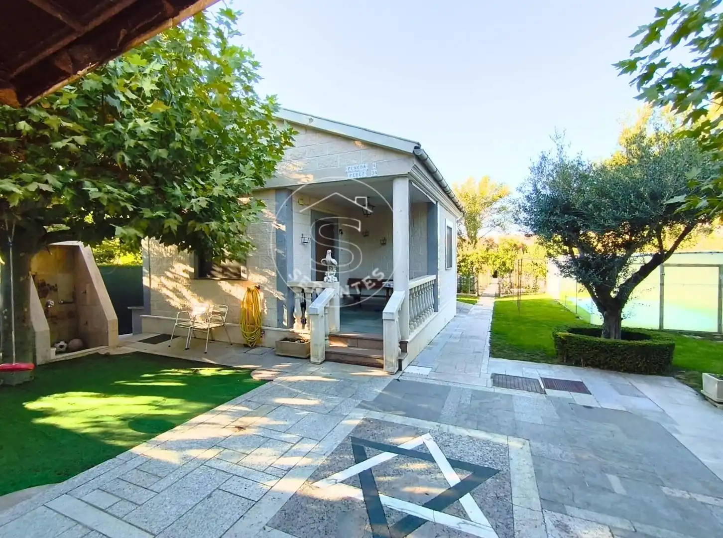 Country house zum Verkauf in Aranguren, Navarra