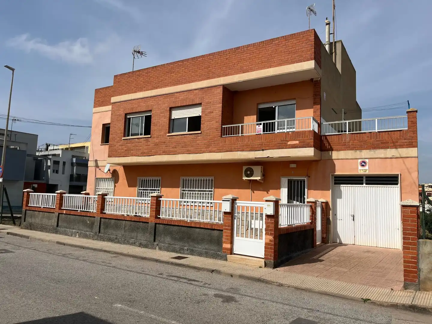 Casa con terrazza in vendita a Calle Martín Pérez Saura