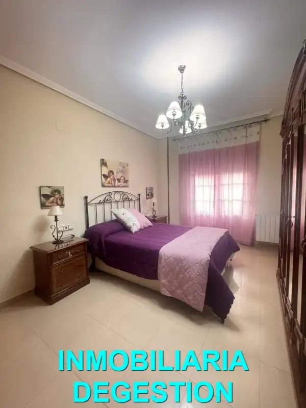 Schlafzimmer von Wohnung zur Miete in Linares mit Klimaanlage, Heizung und Möbliert