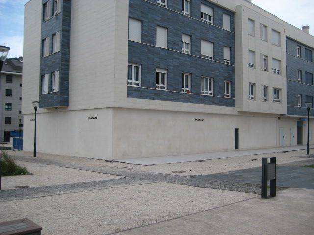 Local comercial en Alquiler en DE ROCES LOCAL 2-E, 1140 en Granda