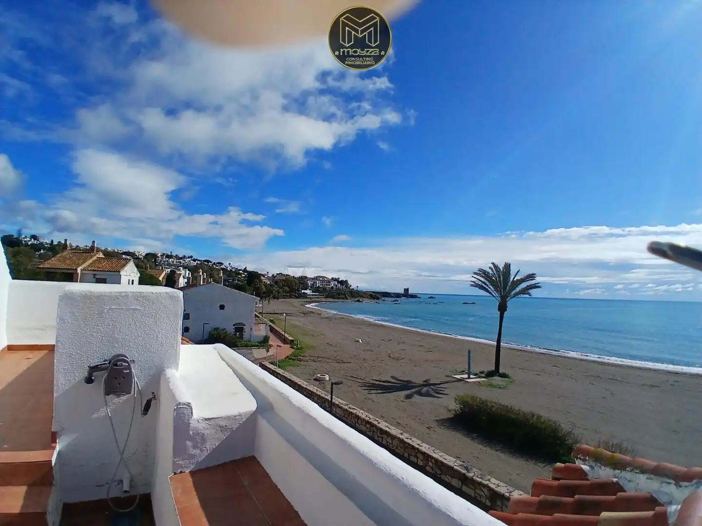 Vista exterior de Casa adosada de alquiler en Casares