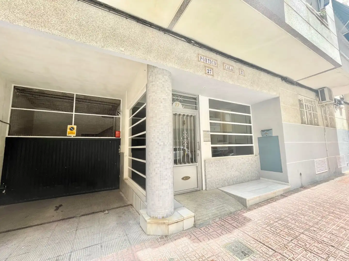 Vista exterior de Apartament de lloguer en Torrevieja amb Calefacció, Terrassa i Piscina