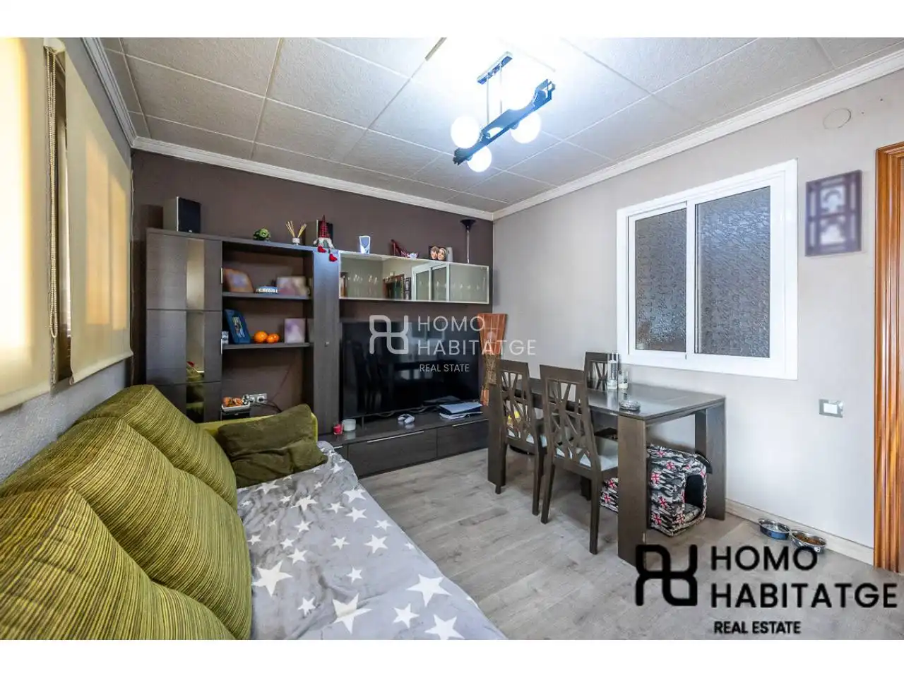 Living room of Flat for sale in Barberà del Vallès  with Heating, Parquet flooring and Terrace