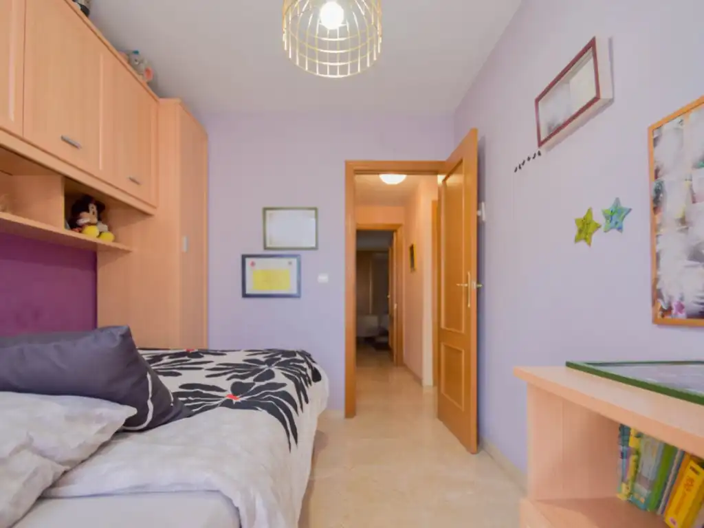 Habitación de Dúplex en venta en Granada con Piscina