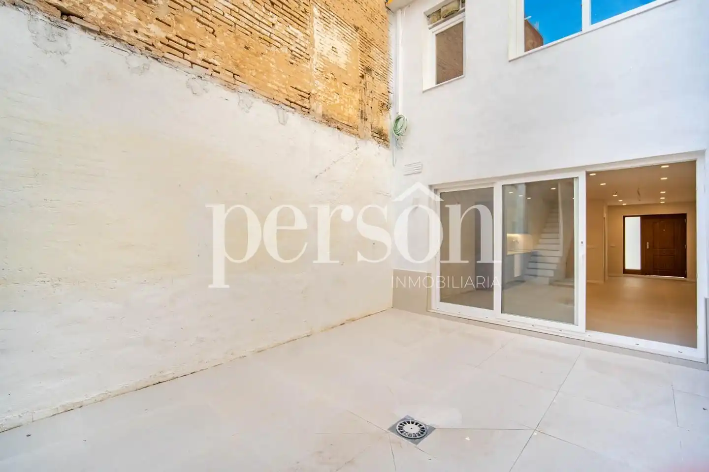 Einfamilien-Reihenhaus zum Verkauf in Massanassa mit Klimaanlage, Terrasse und Balkon