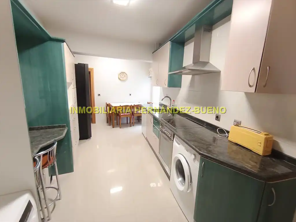 Cocina de Piso de alquiler en Salamanca con Calefacción, Amueblado y Balcón
