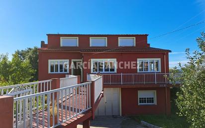 Vista exterior de Casa o xalet en venda en Boiro amb Terrassa i Balcó