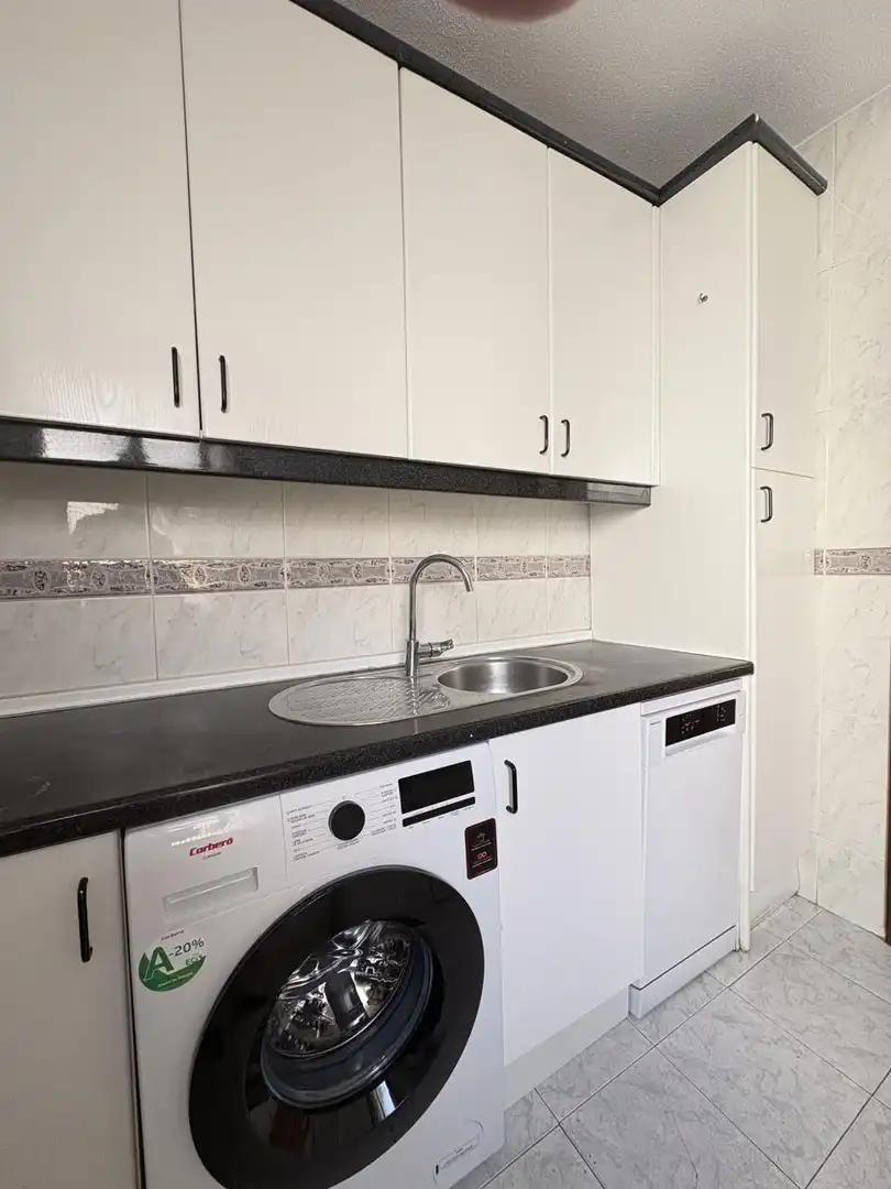 Küche von Wohnung zur Miete in Madrid mit Klimaanlage, Heizung und Parkett