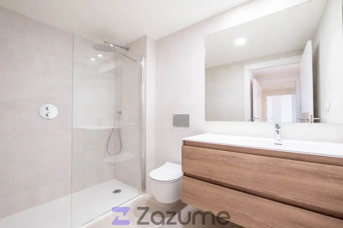 Badezimmer von Wohnung zur Miete in Zaragoza mit Klimaanlage, Heizung und Terrasse