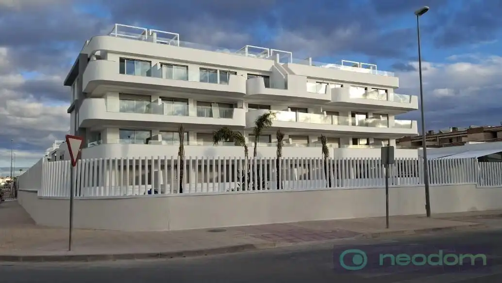 Flat with pool for sale in N/A