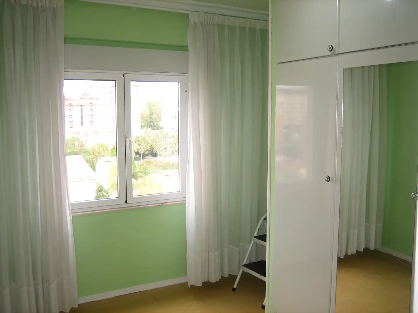 Habitación de Piso en venta en Avilés con Amueblado