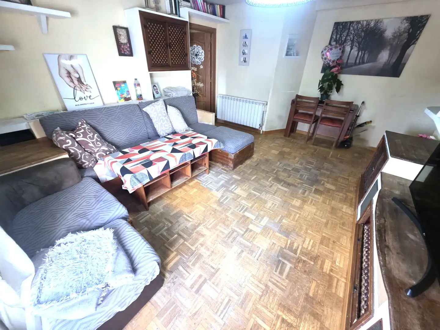 Living room of Flat for sale in Móstoles  with Air Conditioner, Heating and Parquet flooring