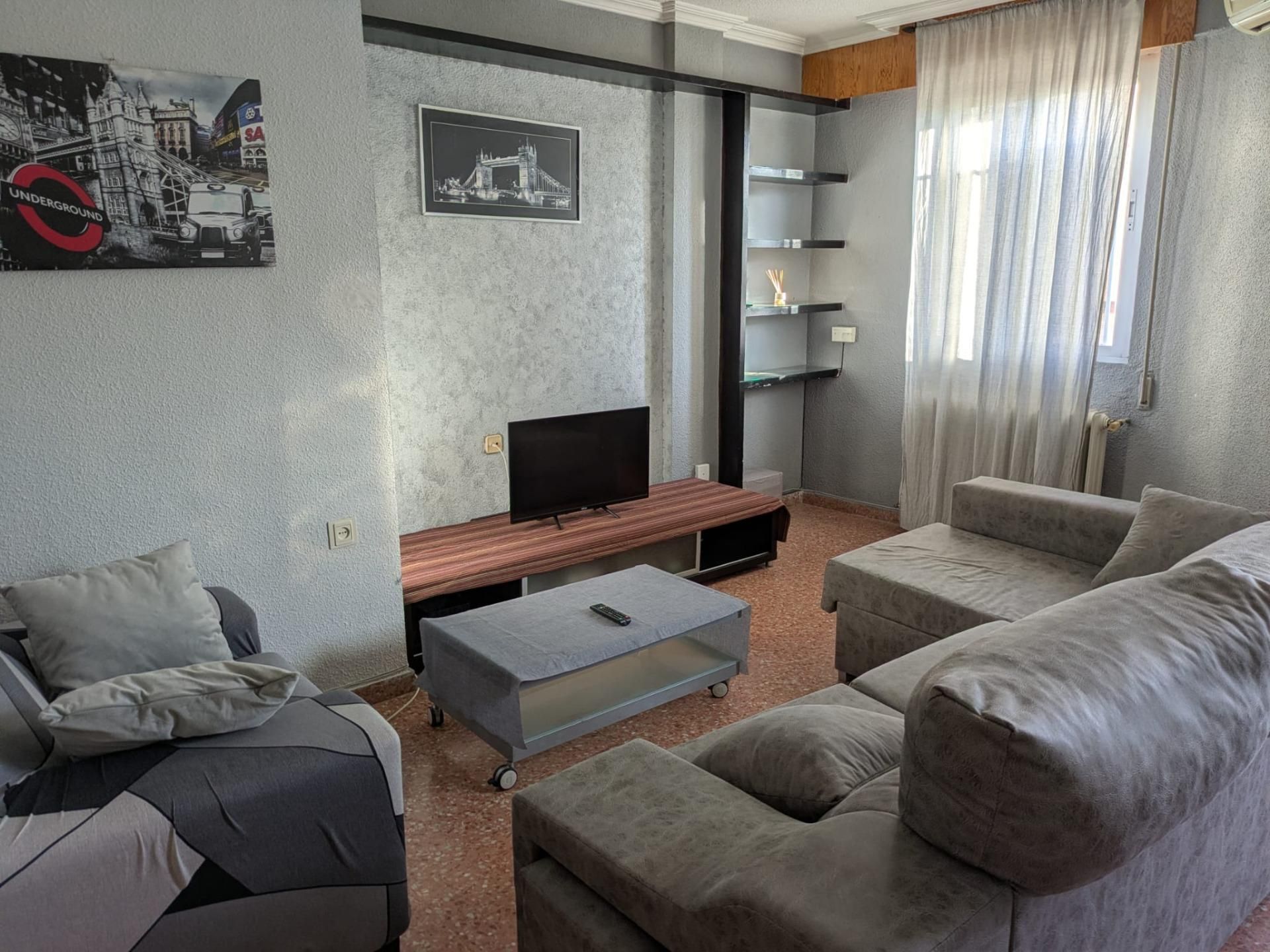 Living room of Flat to rent in  Albacete Capital  with Air Conditioner, Heating and Balcony