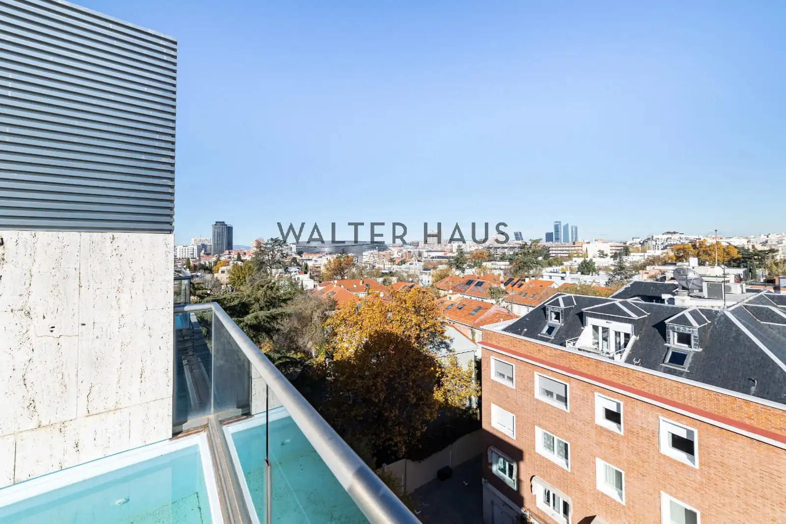 Terraza de Piso en venta en Madrid con Aire acondicionado, Calefacción y Jardín privado