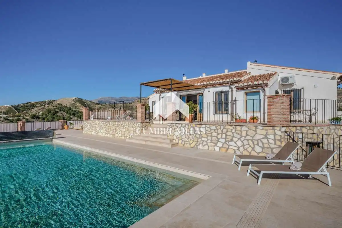 Exterior view of Houses for sale in Almuñécar  with Private garden, Terrace and Storage room