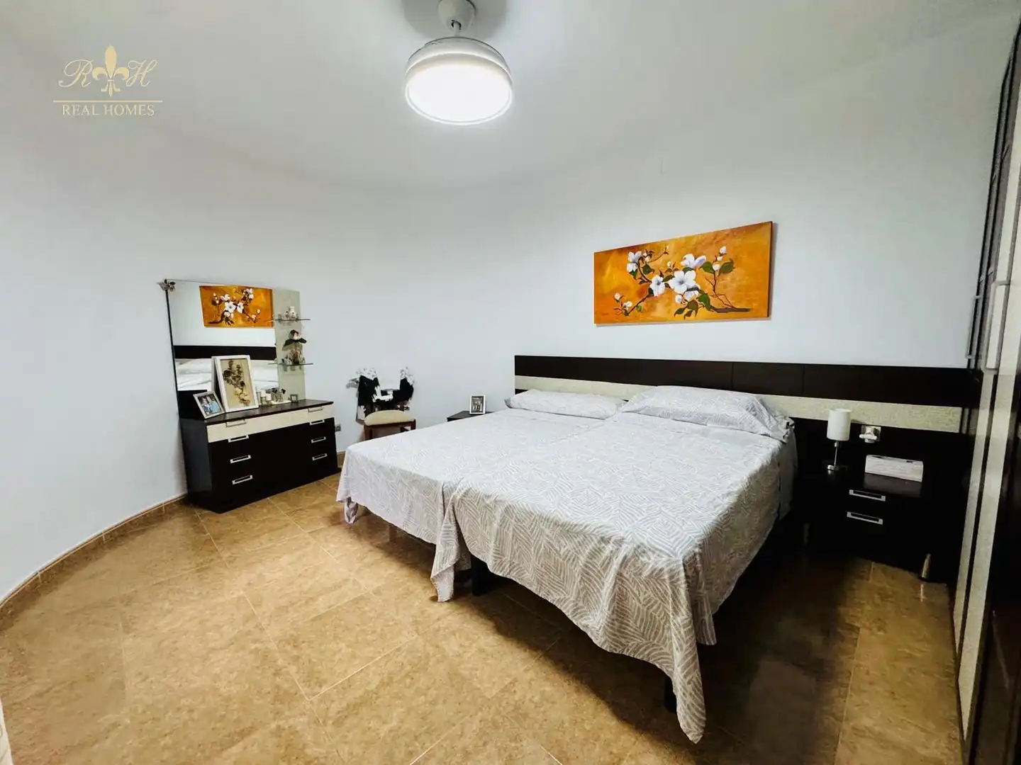 Schlafzimmer von Einfamilien-Reihenhaus zum Verkauf in L'Alfàs del Pi mit Klimaanlage, Terrasse und Schwimmbad