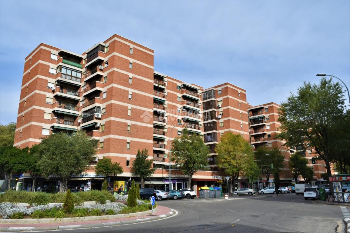 Vista exterior de Piso en venta en Alcalá de Henares con Calefacción, Terraza y Trastero