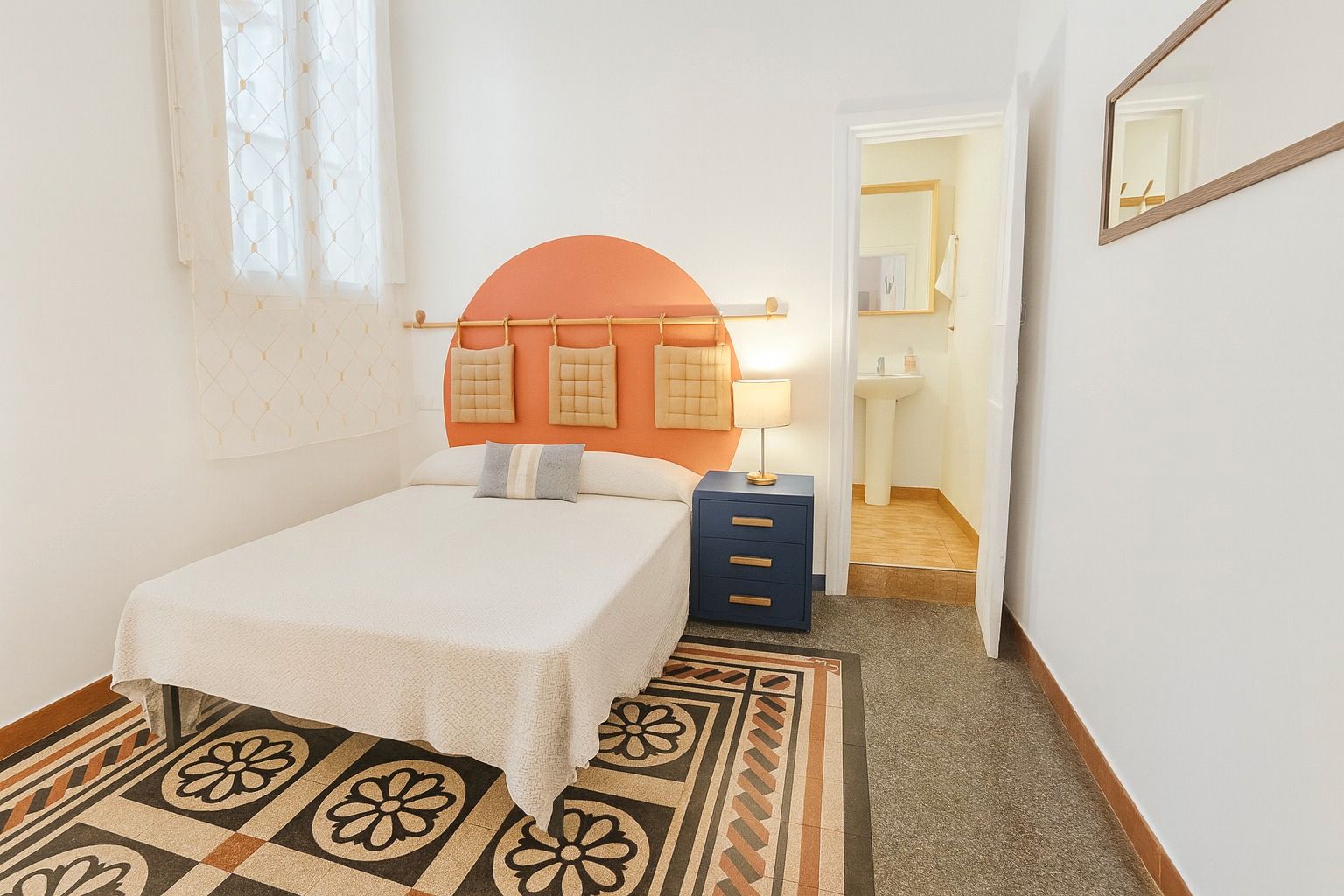 Flat to share in Calle Domingo J Navarro, Triana