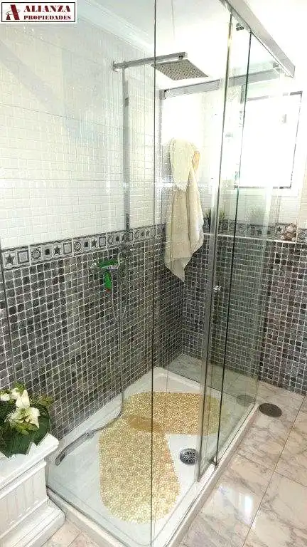 Bathroom of Flat for sale in Málaga  with Air Conditioner, Terrace and Furnished