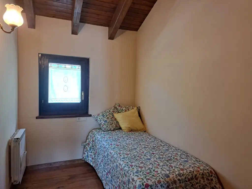 Bedroom of Detached homes for rent in Fontanals de Cerdanya  with Heating, Private garden and Parquet flooring