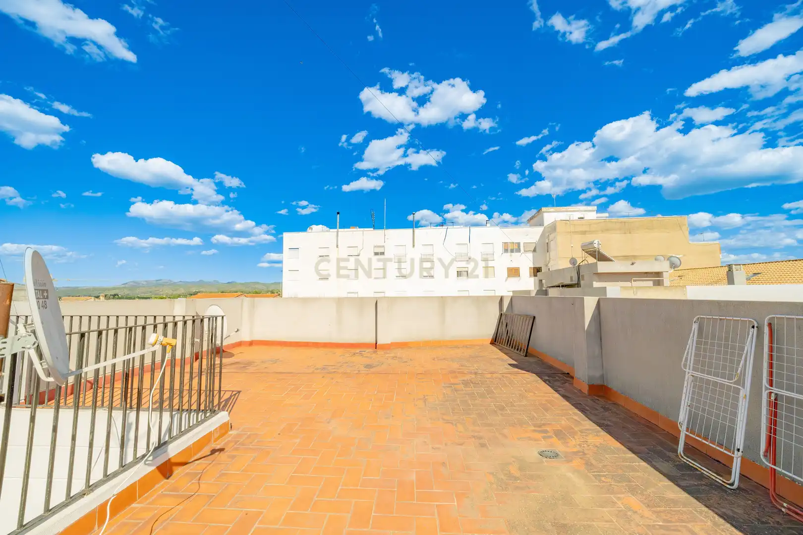 Terrasse von Wohnungen zum Verkauf in La Pobla Llarga mit Klimaanlage, Ofen und Balkon