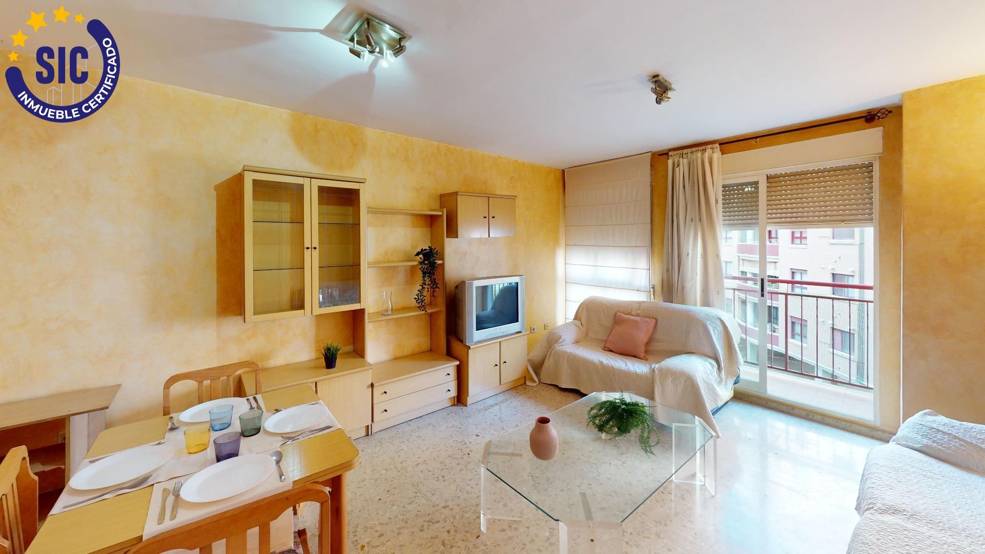 Sala d'estar de Pis en venda en Castellón de la Plana / Castelló de la Plana amb Terrassa, Traster i Balcó