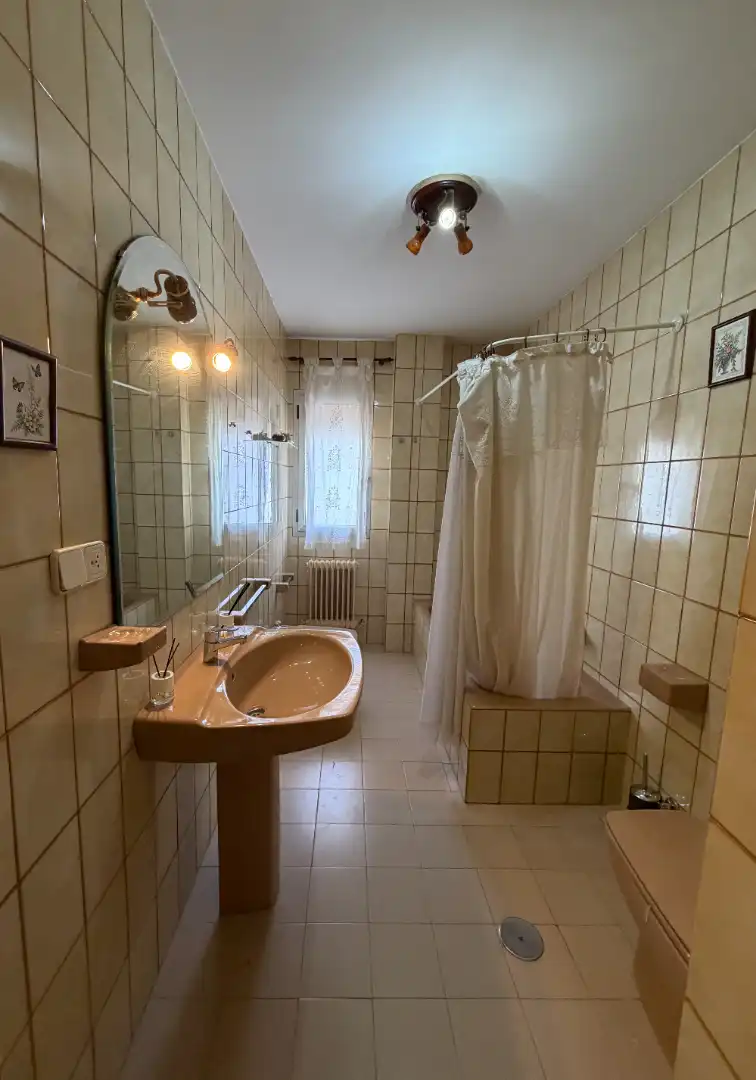 Bathroom of Flat for sale in Úbeda  with Air Conditioner, Heating and Storage room