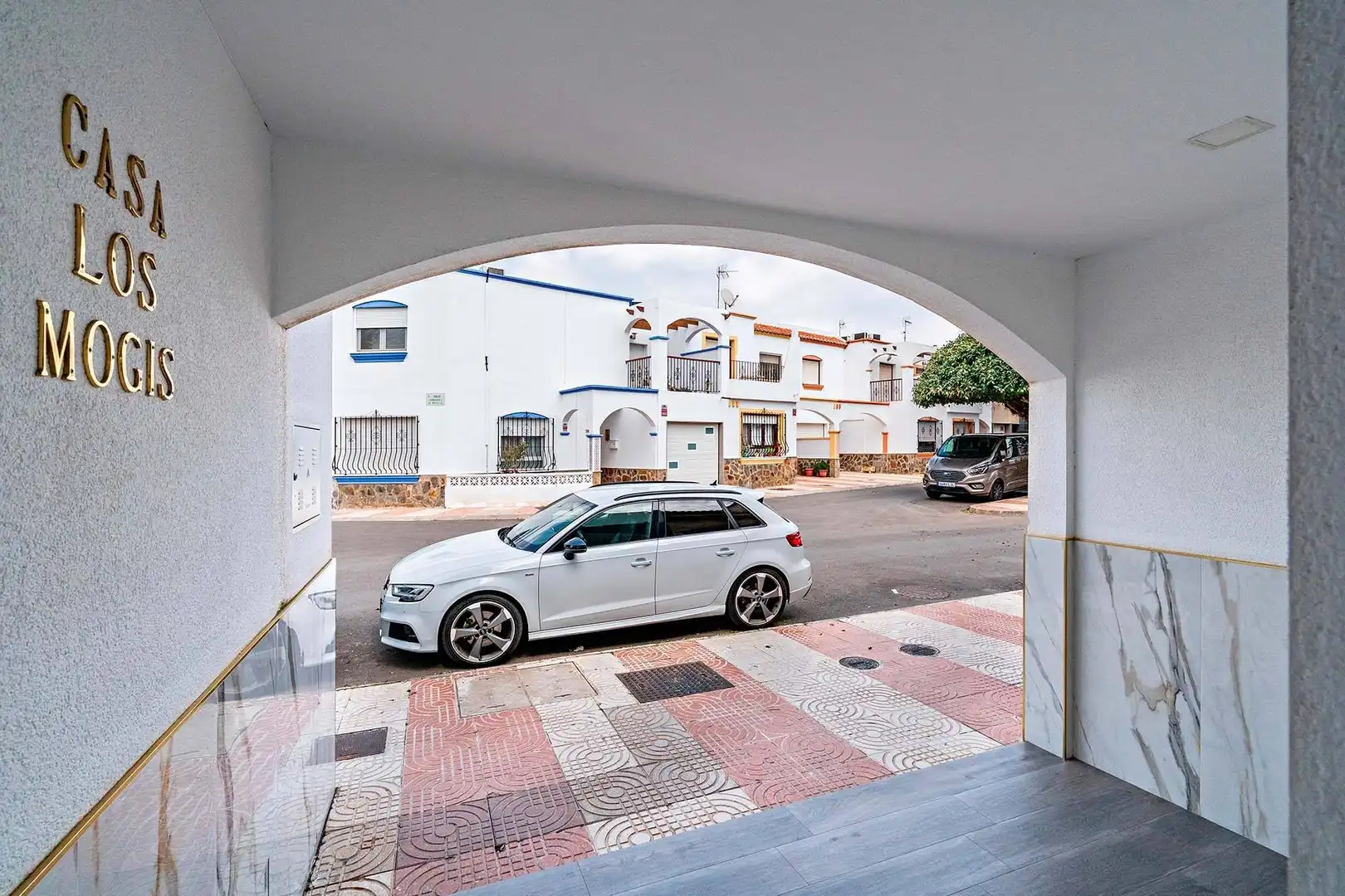 Exterior view of Houses for sale in Roquetas de Mar  with Air Conditioner and Terrace
