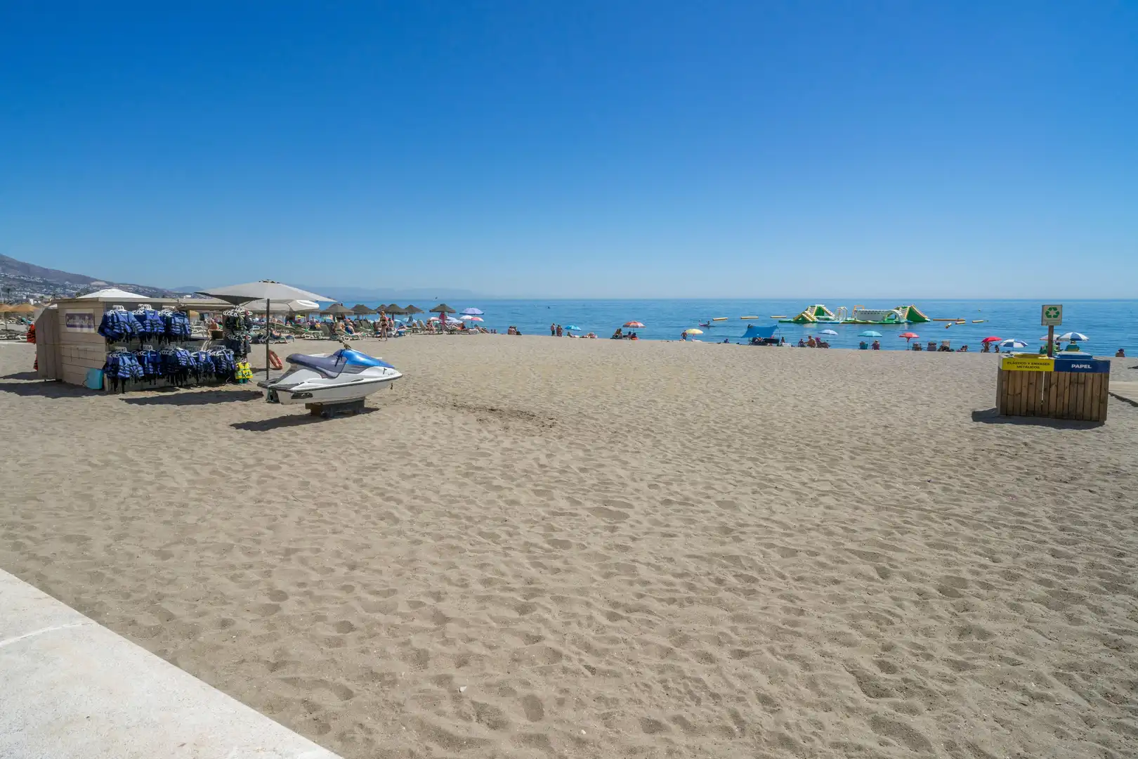 Vista exterior de Piso en venta en Fuengirola con Aire acondicionado, Horno y Lavadora
