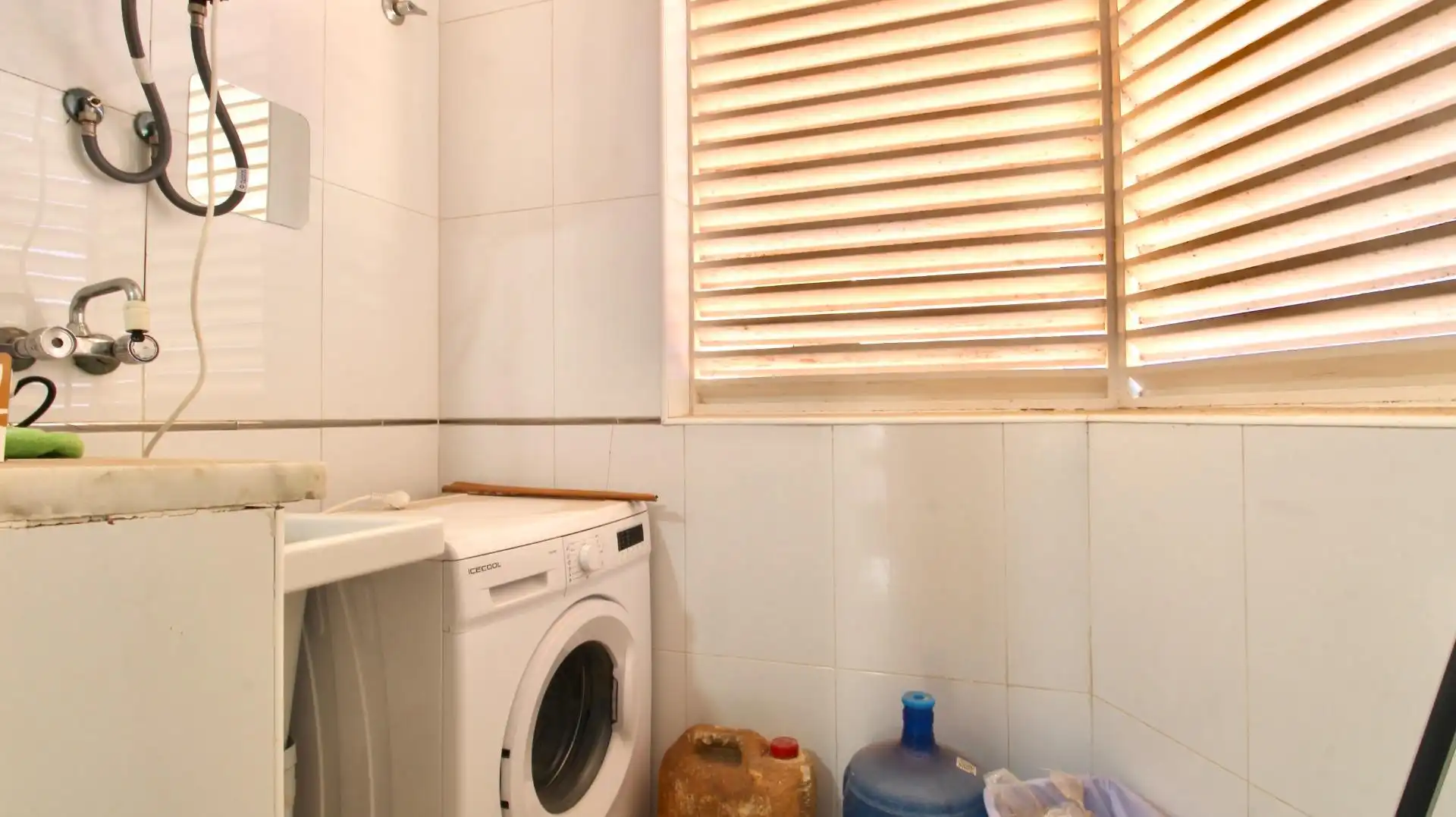 Bathroom of Flat for sale in Vícar  with Furnished